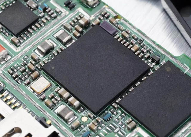 供應(yīng)【Infineon】無(wú)線(xiàn)連接：供應(yīng)藍(lán)牙 5.0 模塊、Wi-Fi 4 SoC、AIROC 汽車(chē)無(wú)線(xiàn)組合芯片