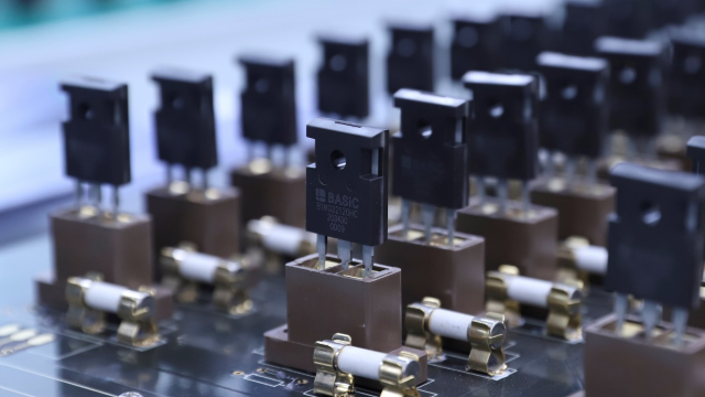 供應(yīng)SiC（碳化硅）功率器件：SiC 肖特基二極管、SiC MOSFET、SiC 功率模塊